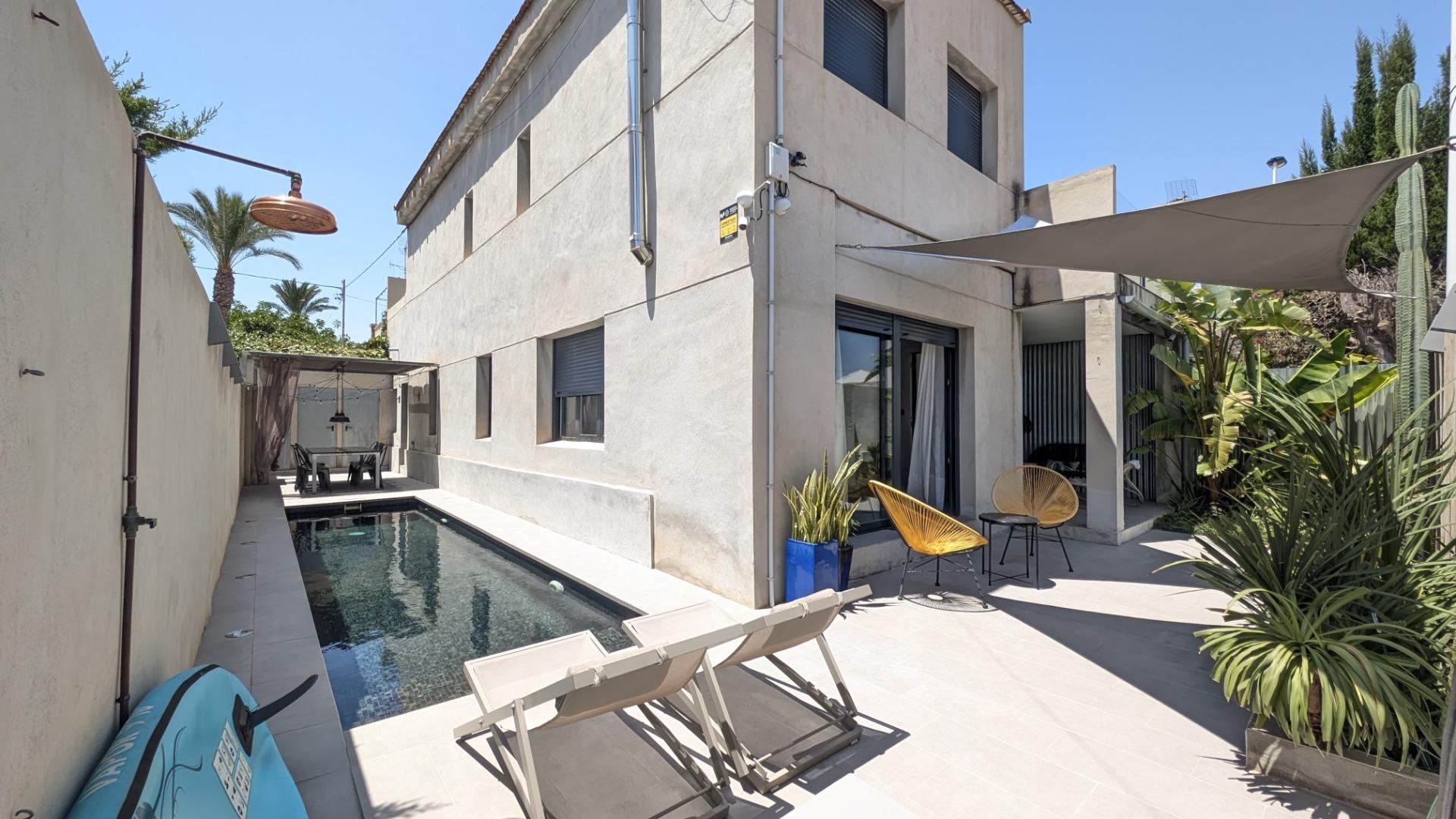 VILLA EN LA PUNTICA LO PAGAN